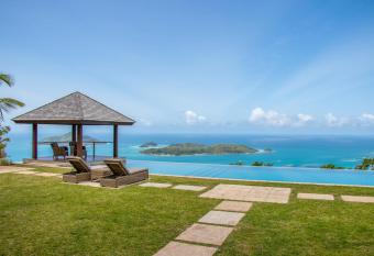 Villa Salazie allows 18 year olds to book a room