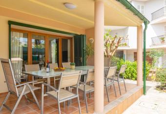 Els Pins -Port d Alcudia- has Balcony rooms