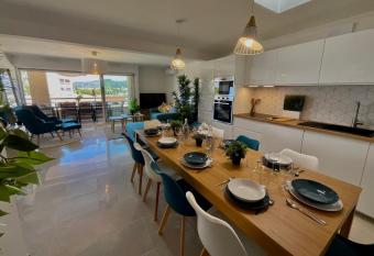 Magnificent 85m With BalconyIn Front Of Sea allows 18 year olds to book a room