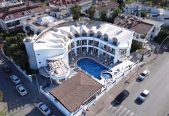 Hotel Felizya Kemer has Balcony rooms