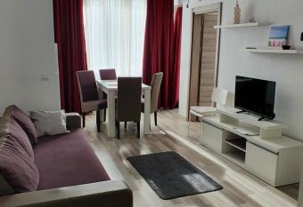 Summerland Apartament has Balcony rooms