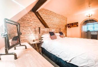 The Loft at Riverside Suites Bridgnorth allows 18 year olds to book a room