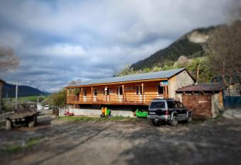 Girgola has Balcony rooms