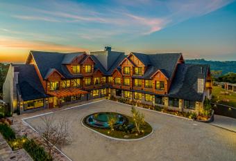 Chateau Laghetto Collection has Balcony rooms