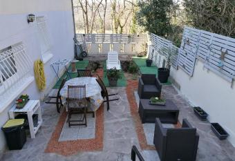 Gite chez Pierrette has Balcony rooms