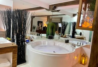 Bambuus Garden & Spa allows 18 year olds to book a room