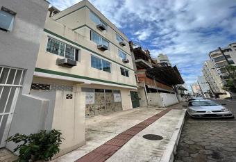 Residencial Louise allows 18 year olds to book a room