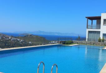   bak Lucia Apartments has Balcony rooms