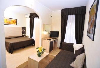 Hotel Massimo d Azeglio has Balcony rooms