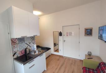 Apartments City of Hearts 3 allows 18 year olds to book a room