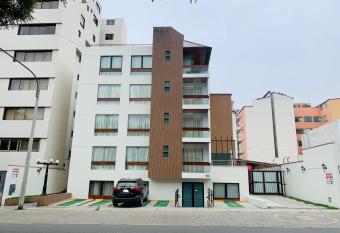 Suites Antique B&B allows 18 year olds to book a room