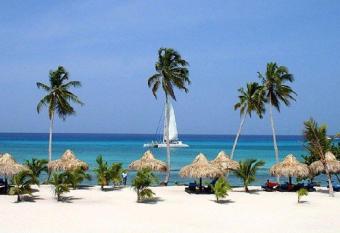 Apartamento Remodelado en la Playa Cadaqu  s Caribe allows 18 year olds to book a room