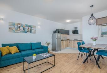 Nevera 1 has Balcony rooms