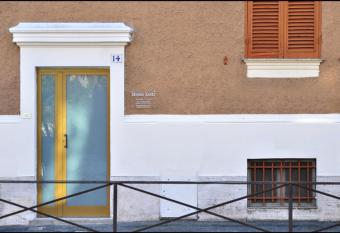 Hotel Lodi allows 18 year olds to book a room