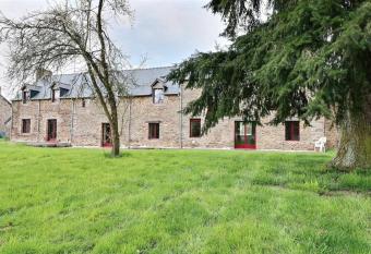 Le rocher 2 has Balcony rooms