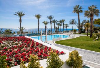 Miramare The Palace Resort allows 18 year olds to book a room