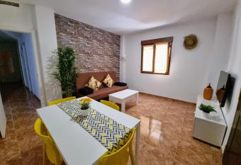 Apartamento Camino Al Castillo allows 18 year olds to book a room