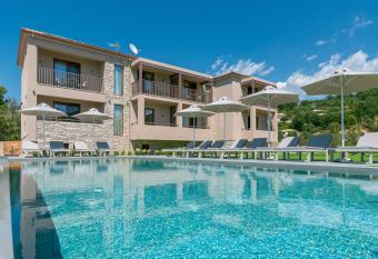 Neoma Luxury Residence has Balcony rooms