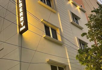 Mulberry Inn allows 18 year olds to book a room