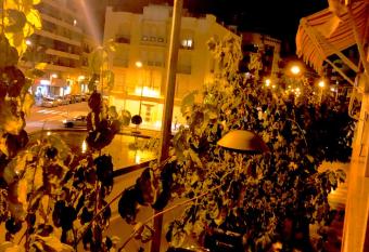 MARAVILLOSO APARTAMENTO CERCA CAMPO GOLF has Balcony rooms