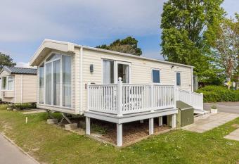The Lookout has Balcony rooms