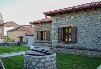 Guesthouse Pyxari allows 18 year olds to book a room