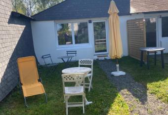 LES MAISONS DE CHARLY has Balcony rooms