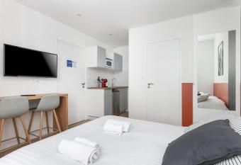 Ruz - Studio r  nov  , hypercentre et tramway allows 18 year olds to book a room