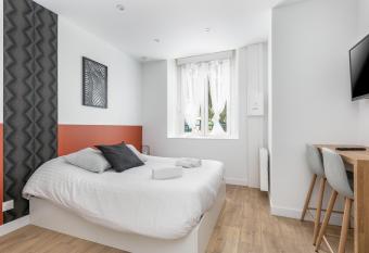Glas - Superbe studio r  nov   en hypercentre allows 18 year olds to book a room