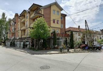 CentrRooms-DS has Balcony rooms