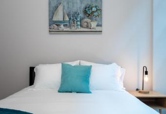 Cozy One Bedroom Condo minutes from Great American Ball Park 502 allows 18 year olds to book a room