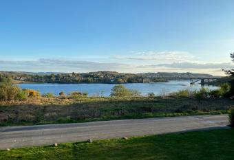 No.2 The Cairns, Luxury Accommodation allows 18 year olds to book a room