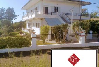 Villa Kaloudis Rooms has Balcony rooms