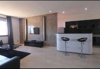 Moderne appartement T3    Gueliz allows 18 year olds to book a room