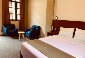 Hotel Qhawaq Ollantaytambo has Smoking rooms