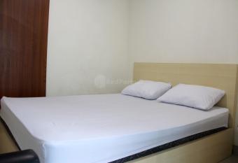 RedLiving Apartemen Grand Kamala Lagoon - Swastika F88 Group Tower Barclay North allows 18 year olds to book a room