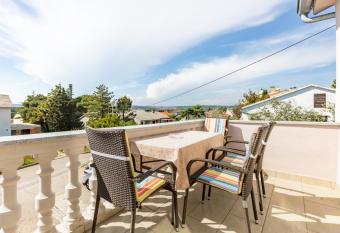 Apartment Ivica has Balcony rooms