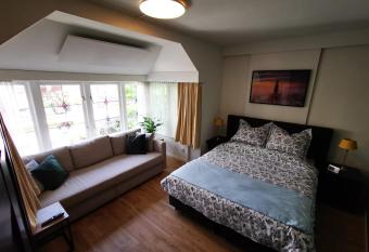 Unique Courtyard House with Sauna in Alkmaar city center has Balcony rooms