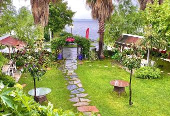 Peri Boutique Hotel allows 18 year olds to book a room