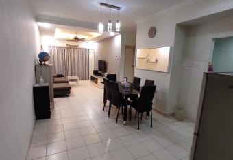 Serdang Villa Sweet Home has Balcony rooms