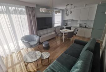 SEASIDE APART has Balcony rooms