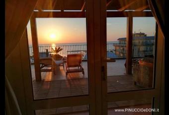 Hotel Marconi has rooms with a private hot tub