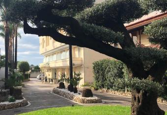 Hotel La Mela has Smoking/Balcony rooms