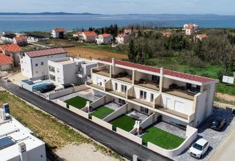 Adriaticexplorer Sunrise duplex villa with private jacuzzy has rooms with a private hot tub