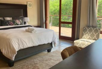 37 On Eagles has Balcony rooms