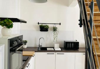 BE MY APPARTS, Appartement de charme  allows 18 year olds to book a room