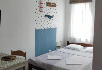 Hromov Garsonjera allows 18 year olds to book a room