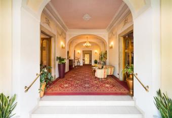 Hotel Eden has Balcony rooms