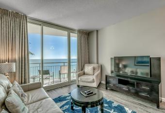Newly Renovated Ocean Front Condo, Modern Decor, Central MB has rooms with a private hot tub