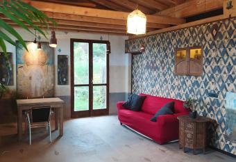 La Casa Del Toro allows 18 year olds to book a room